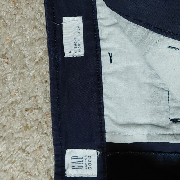 Gap Shorts 5" - Picture 3 of 6